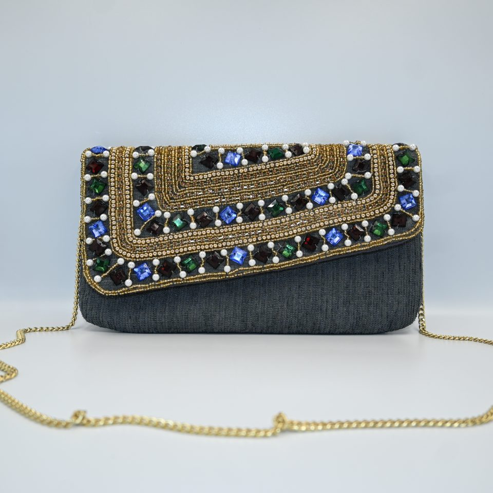 BEST ALL-DAY SUMMER BAGS! FANTASTIC PRICE! Kirki handmade, boho-chic summer bags! The Gemstone Glam Clutch is your new obsession! Click to discover!