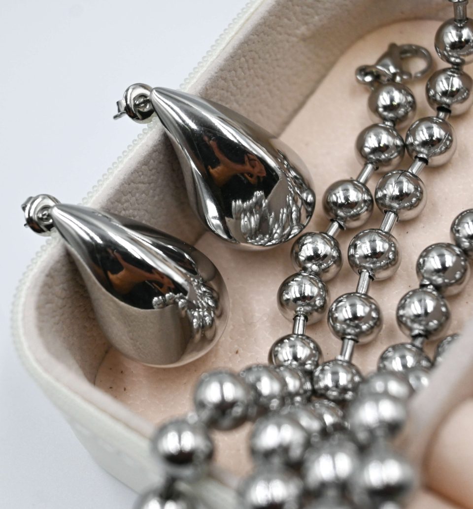 viral teardrops silver xl size