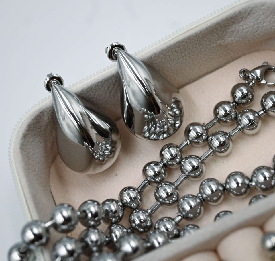 viral teardrops silver in stainless steel