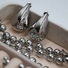 KIRKI VIRAL Teardrops Silver in silver plated stainless steel. Your favorite earrings in a new design and XL size. Even more glamorous, even more iconic!